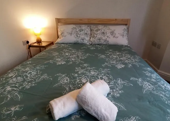 Bright, Chilled Ensuite Db Room In A Shared Flat!