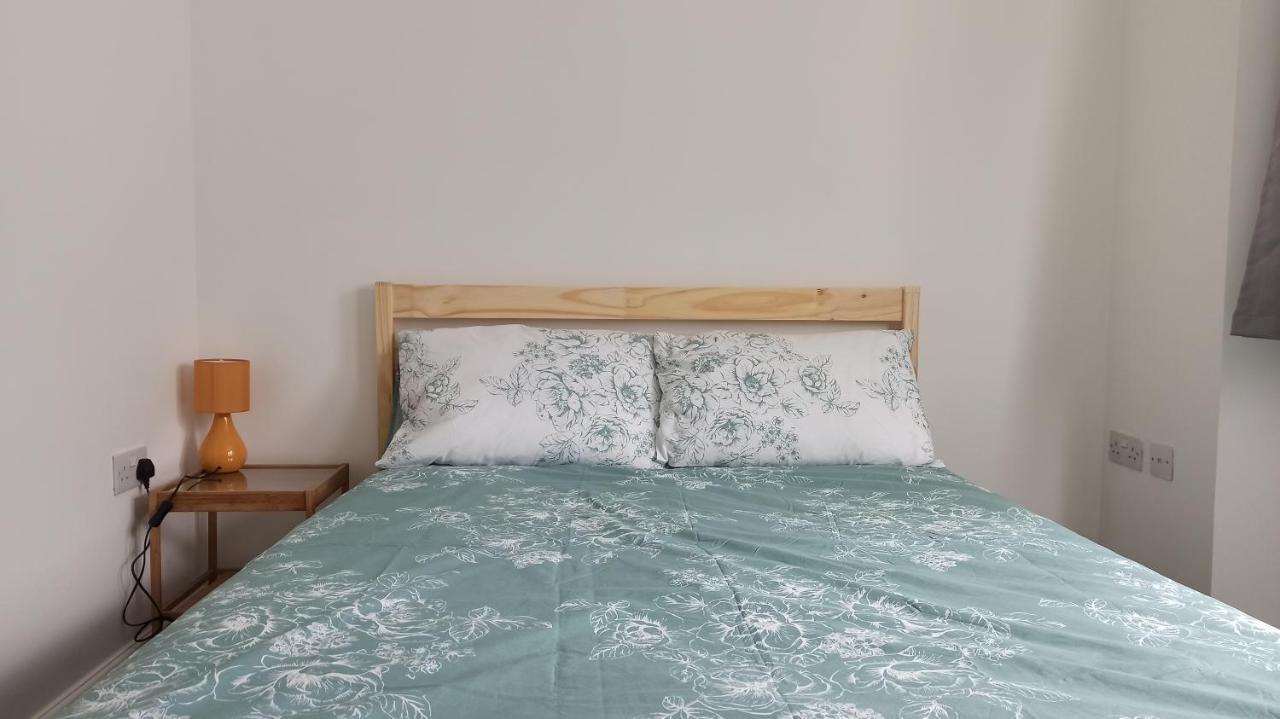Проживание в семье Bright, Chilled Ensuite Db In A Shared Flat! Лондон
